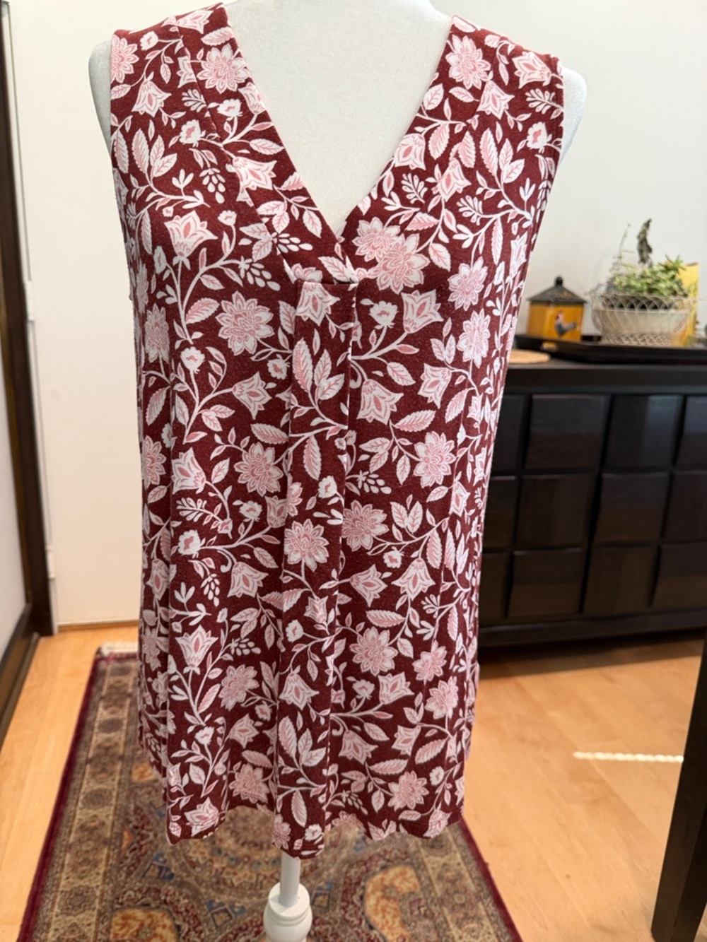 croft & barrow Burgundy and White Floral V-Neck Tank